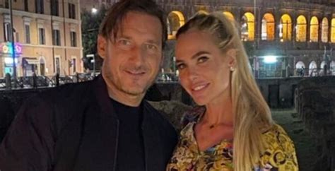 Ilary Blasi restituisce i Rolex a Francesco Totti. Foto e video